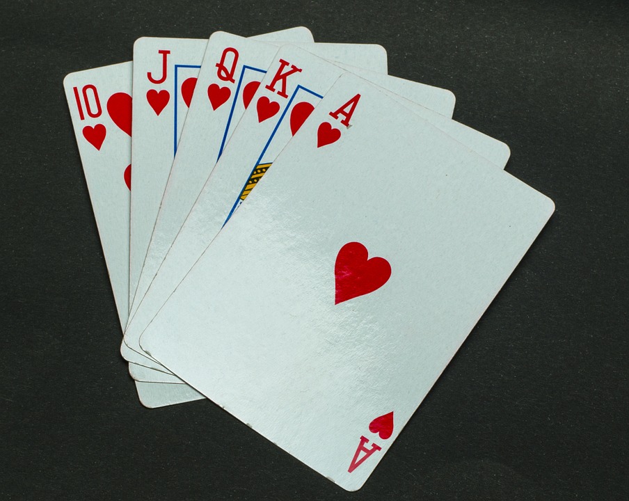 オンラインカジノでプレイできるポーカーの種類とは？特徴とルールをマスター！